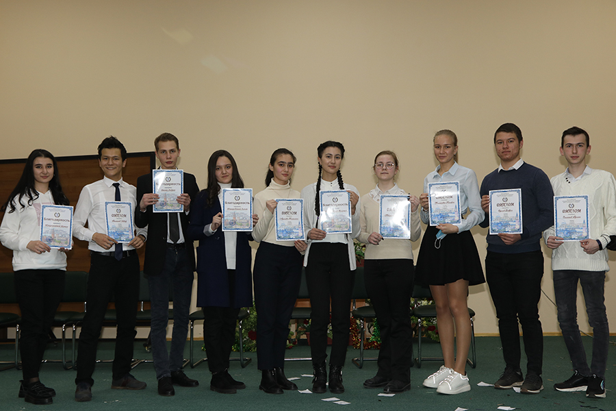 Read more about the article Награждены студенты-победители викторины