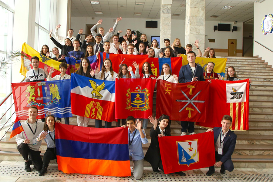 Read more about the article Plekhanov university unites the best: finale of the intensive “PRUE Leaders”