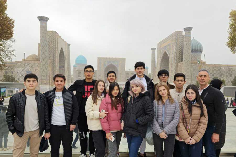 Подробнее о статье Выездная культурно-просветительская программа: студенты филиала посетили древний Самарканд