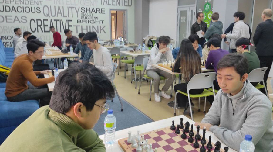 Подробнее о статье Шахматный турнир в Вестминстере: победа плехановцев Ташкента