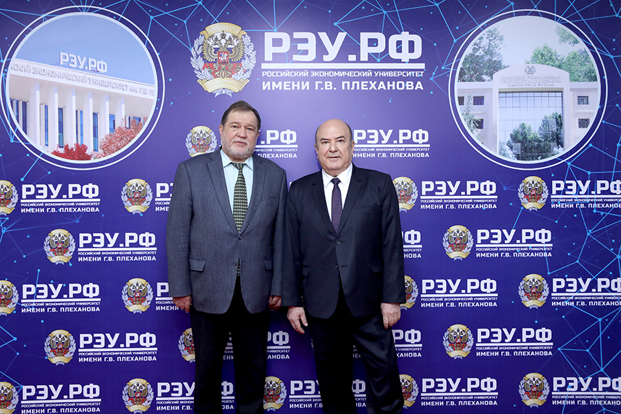 Подробнее о статье Посол России в Узбекистане Мальгинов О.С. посетил филиал