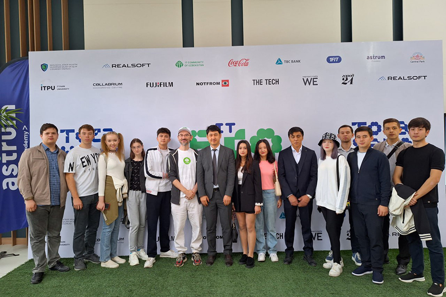 Подробнее о статье Студенты Ташкентского филиала РЭУ  принимают участие в IT Eco Fest
