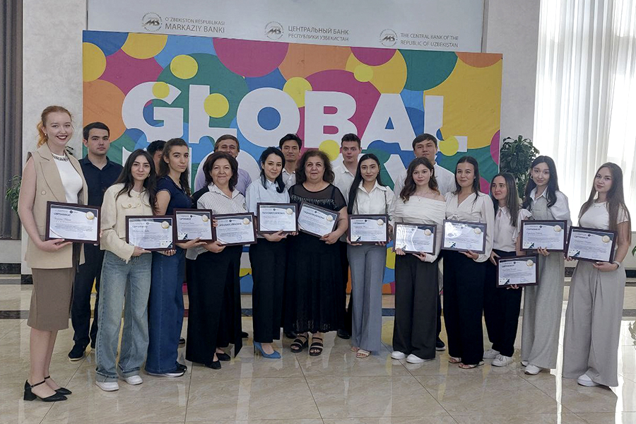 Подробнее о статье Сертификаты активными участниками программы Центрального банка РУз по повышению финансовой грамотности