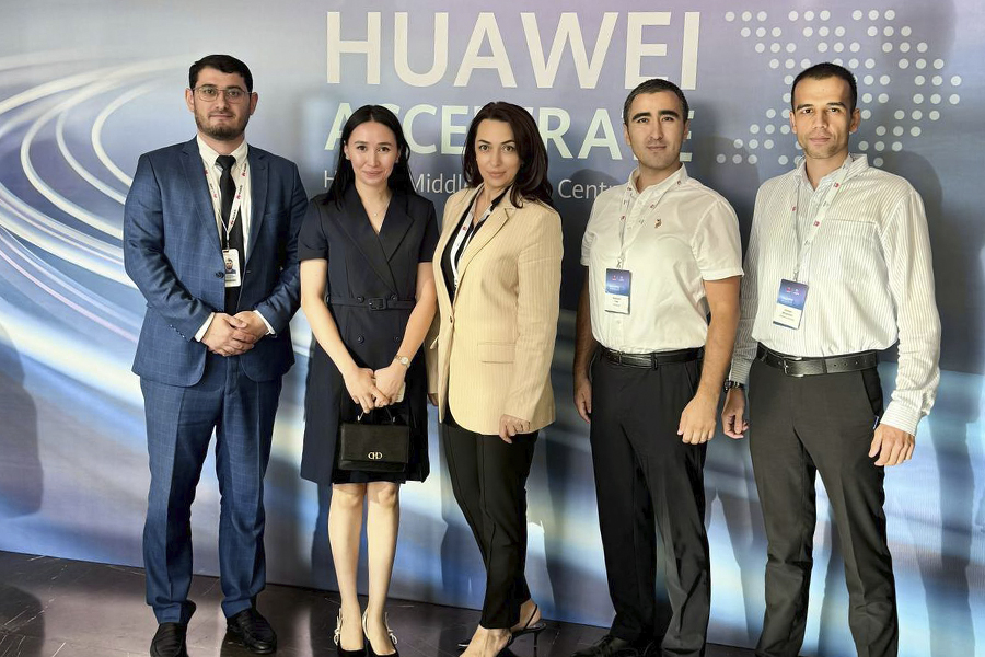 Подробнее о статье Интеграция инновационных технологий в образовательный процесс и научные исследования: филиал представлен на Huawei Accelerate