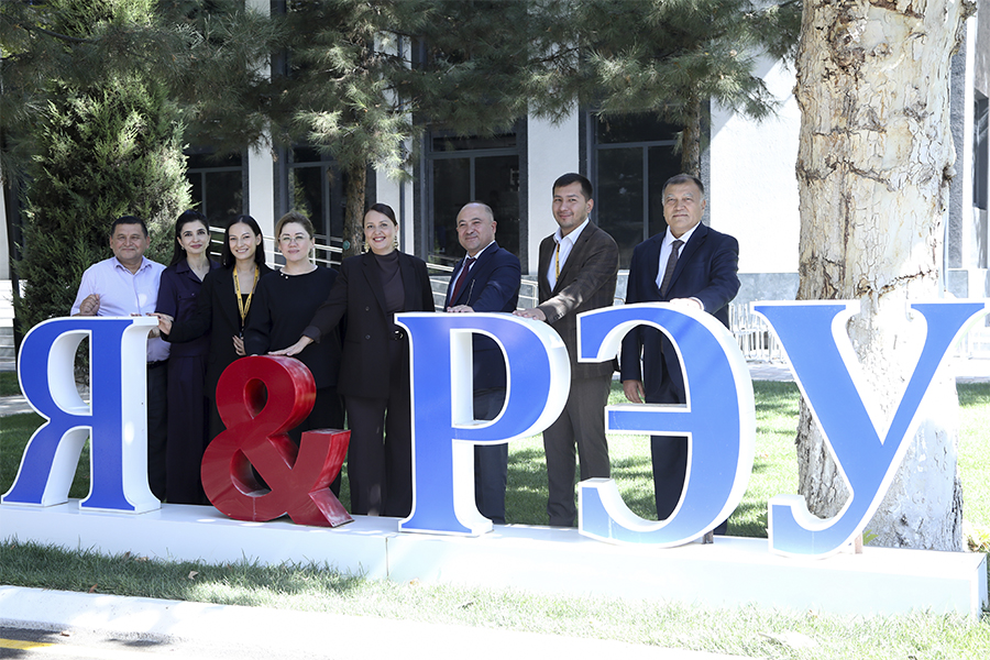 Подробнее о статье Представители АКБ «Капиталбанк»- индустриального партнера филиала ознакомились с инфраструктурой вуза