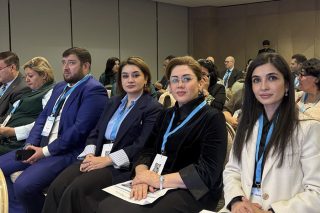 Подробнее о статье Представители филиала принимают участие в Международном форуме нового лидерства Узбекистана на тему: «Развитие человеческого капитала — стратегическая инвестиция государства и бизнеса»