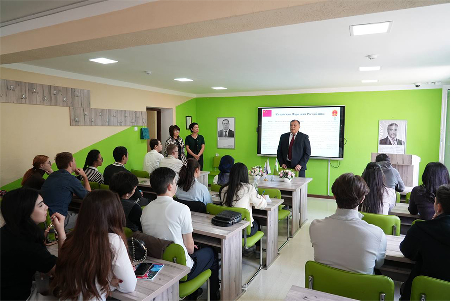 Подробнее о статье Цикл дипломатических встреч: мастер-класс на тему «Китай на мировой арене: взгляд дипломата»