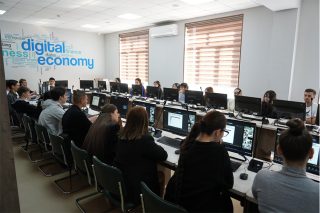 Подробнее о статье Студенты филиала на Неделе круглых столов