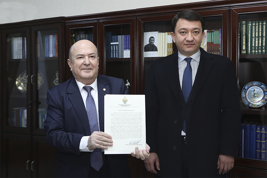 Подробнее о статье Президент Республики Узбекистан направил новогоднее поздравление руководителю Ташкентского филиала РЭУ им. Г.В. Плеханова