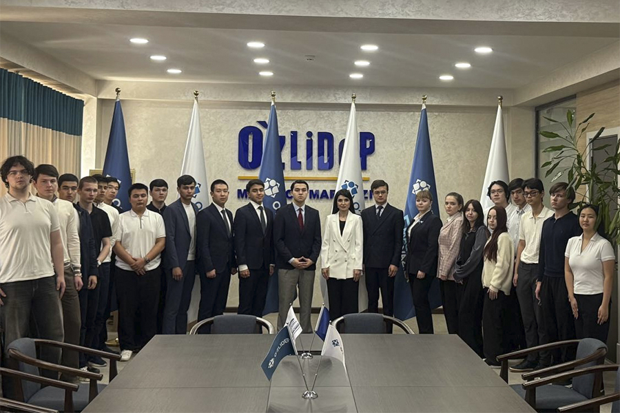 Подробнее о статье Студенты филиала в общественно-политической жизни страны: встречи в Молодежном парламенте