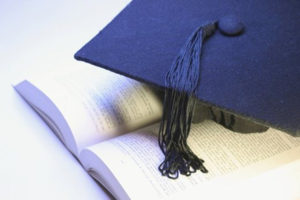 Read more about the article Akbarova Malika Ilxomovnaning iqtisodiyot fanlari bo‘yicha falsafa doktori (PhD) dissertatsiya ishi himoyasi to‘g‘risida