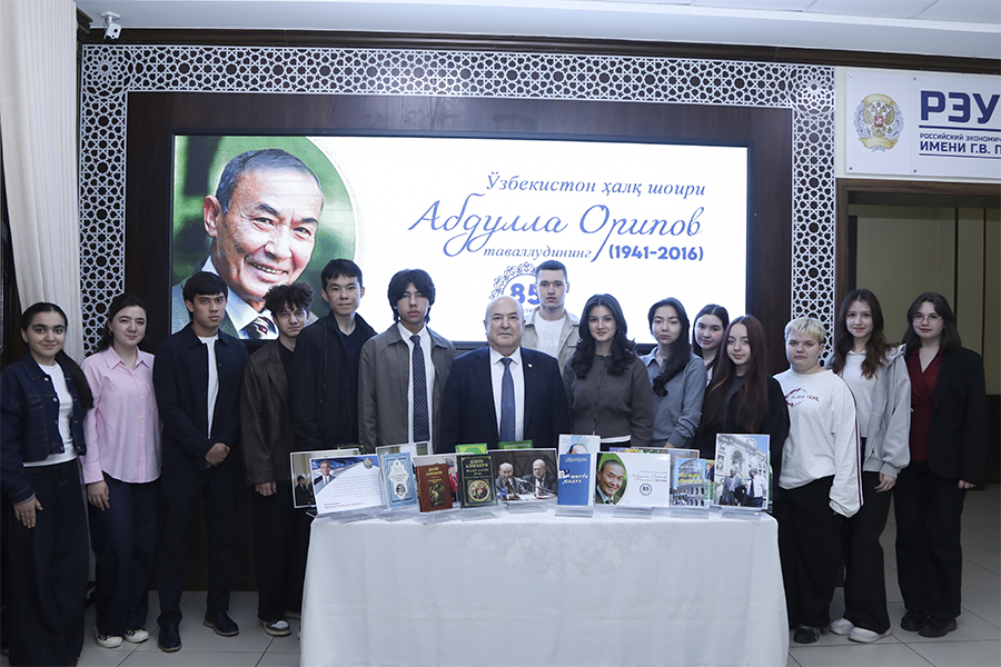 Подробнее о статье Цикл литературно-художественных вечеров: 85-летие со дня рождения Героя Узбекистана, народного поэта Абдуллы Арипова