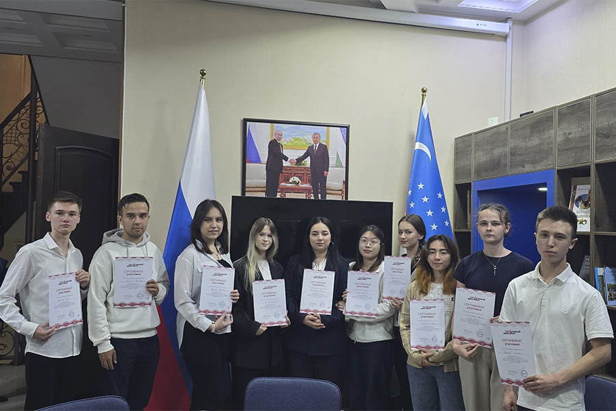 Подробнее о статье Студенты и преподаватели ТФ РЭУ им. Г.В. Плеханова приняли участие в «Тотальном диктанте — 2026»