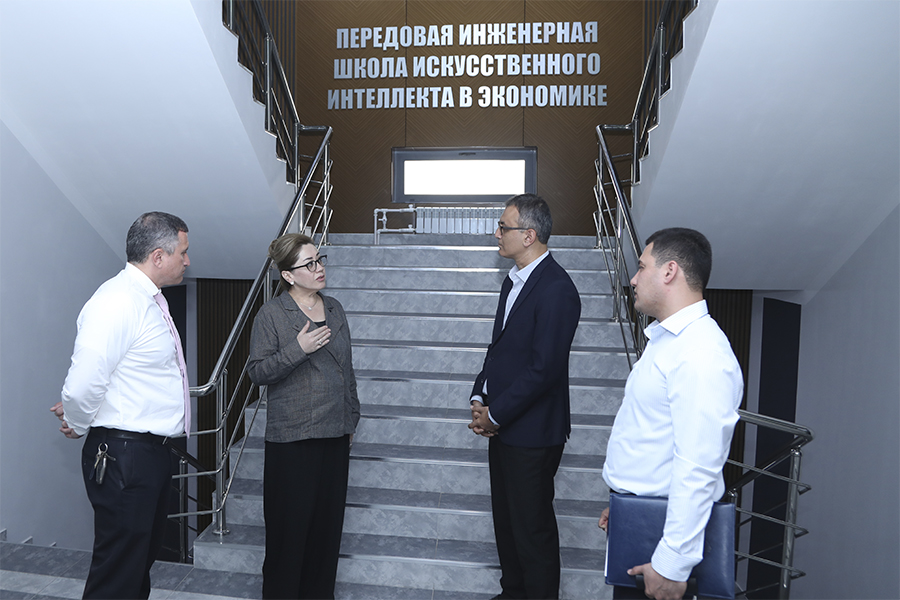 Подробнее о статье Представители Центра «Kelajakka Qadam» АО «Узнацбанк» ознакомились с Передовой инженерной школой ИИ в экономике