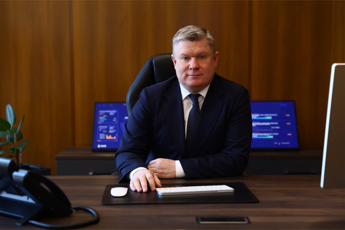 Подробнее о статье Поздравление ректора РЭУ им. Г.В. Плеханова Ивана Лобанова с Днём России